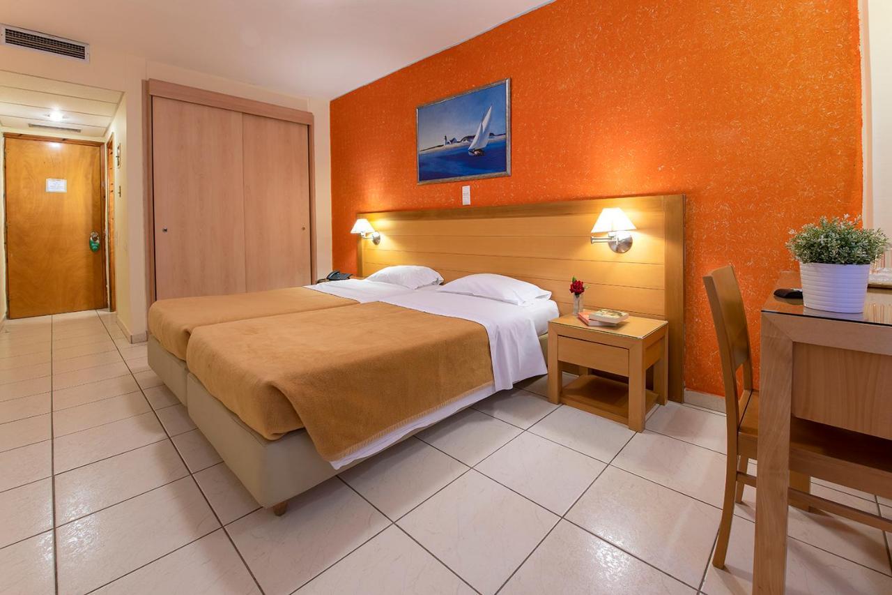 Avra Hotel Méthana Buitenkant foto